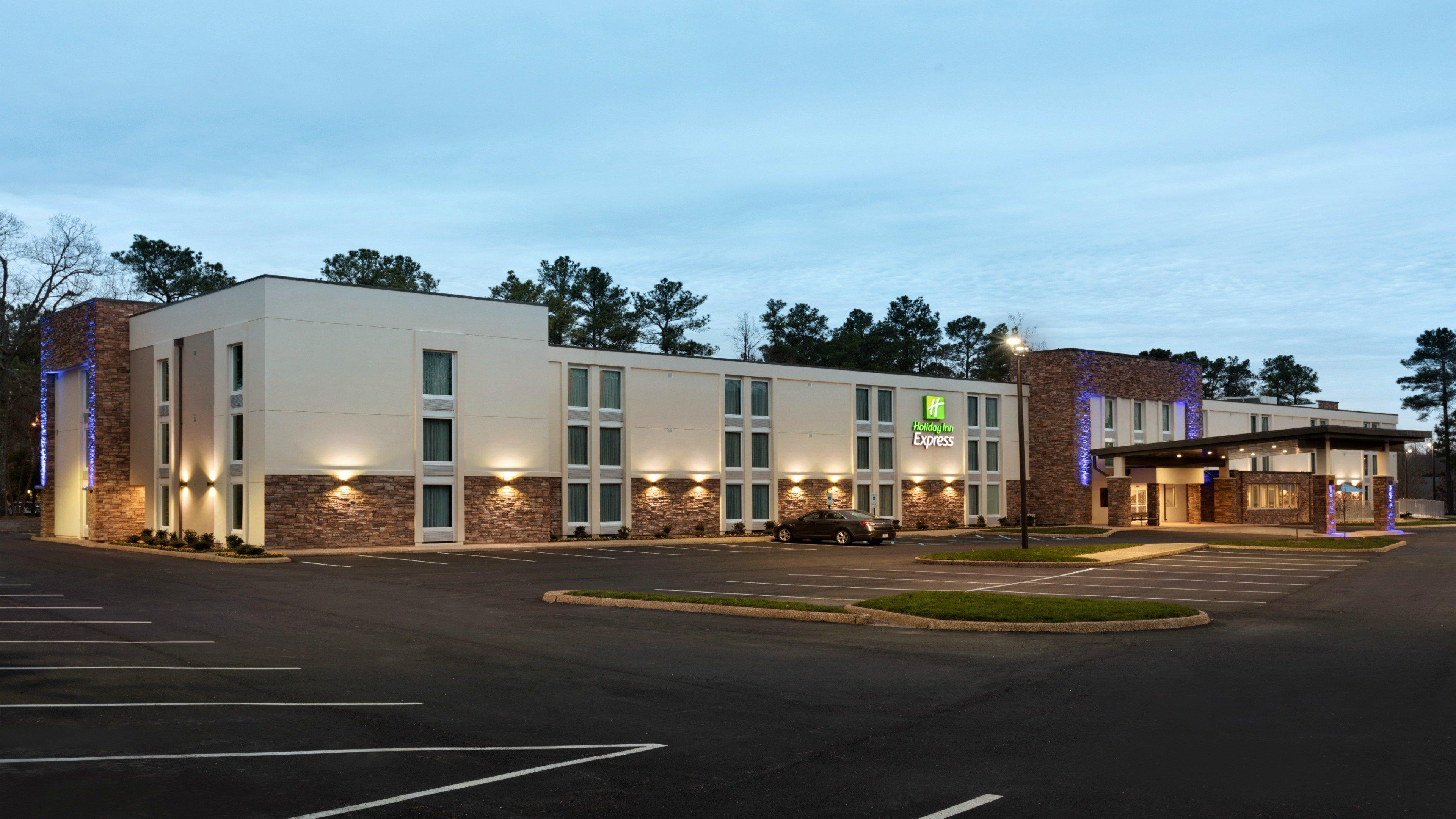 Holiday Inn Express - Williamsburg Busch Gardens Area By Ihg Exterior foto